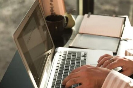 錫盟開發(fā)區(qū)稅務(wù)局領(lǐng)導(dǎo)班子介紹及其網(wǎng)頁制作方案